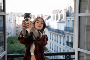 emily in paris cinematown.it